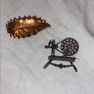 FREE! Vintage brooch’s